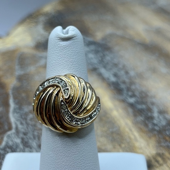 Elegant Gold Rhinestones Knot Swirl Ring 18K HGE Vintage Size 6 - Picture 6 of 15